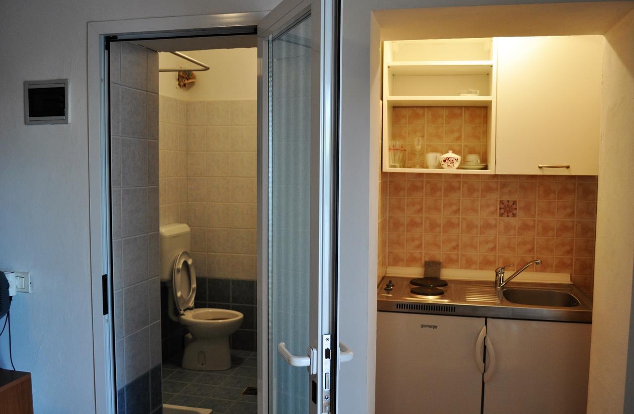 Tri Srca Apartments & Rooms Funtana Εξωτερικό φωτογραφία