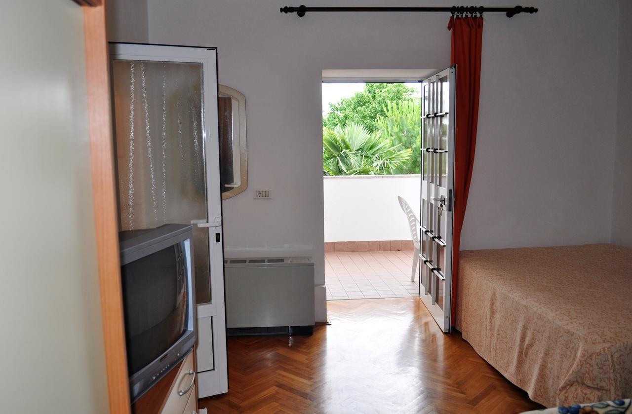 Tri Srca Apartments & Rooms Funtana Εξωτερικό φωτογραφία