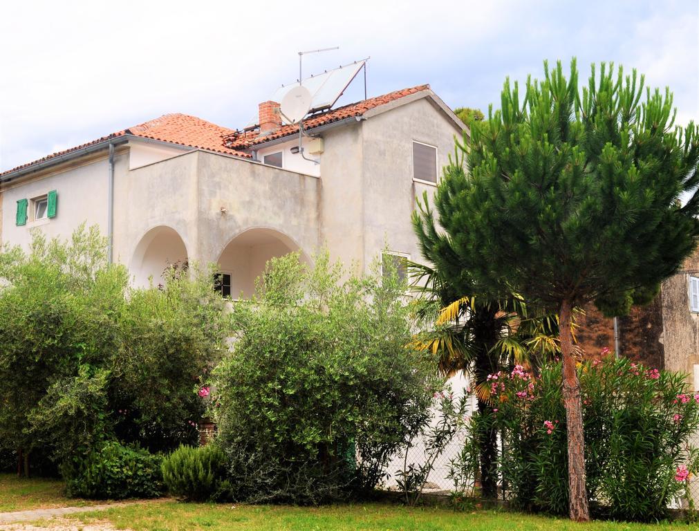Tri Srca Apartments & Rooms Funtana Εξωτερικό φωτογραφία