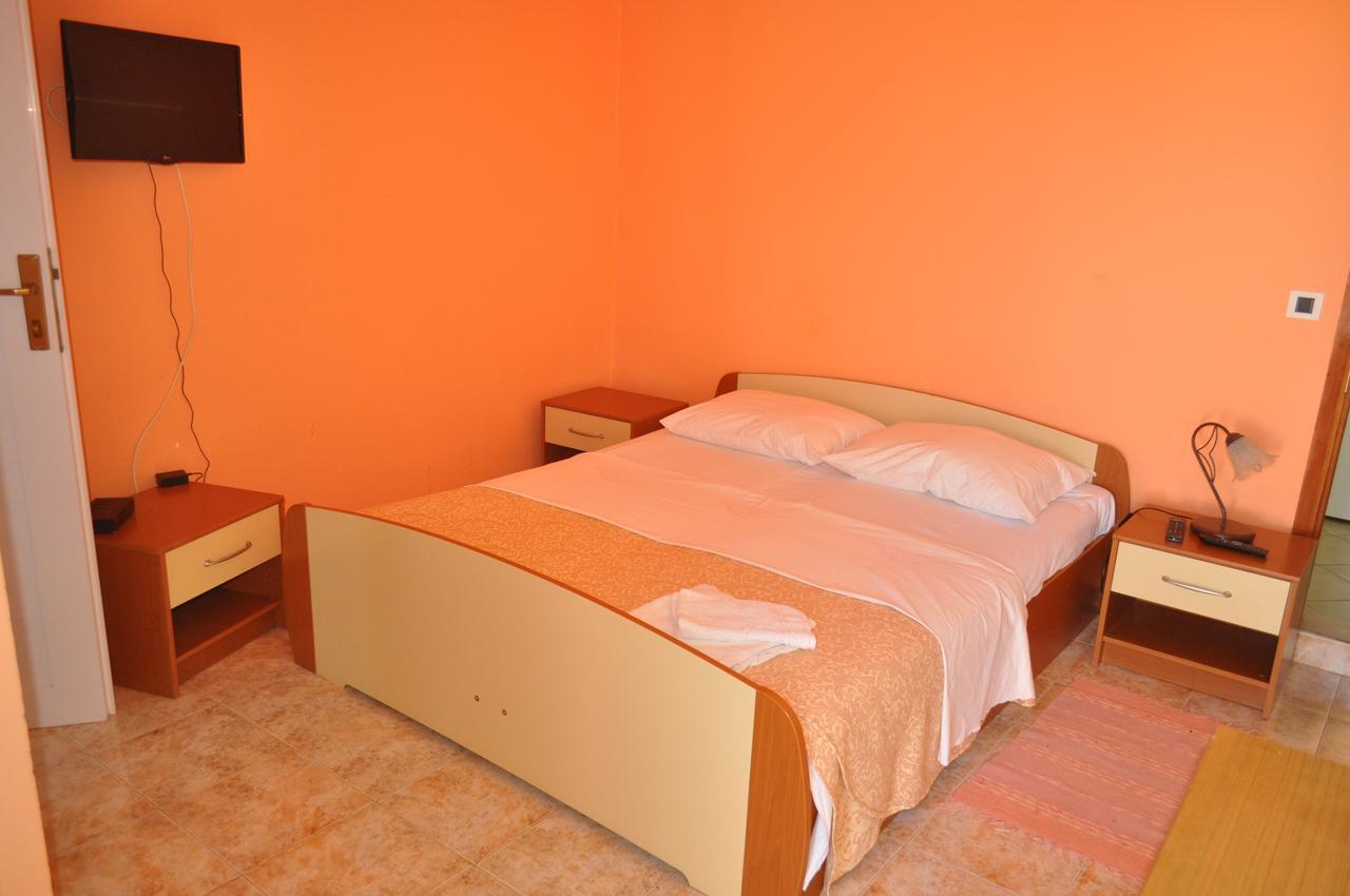 Tri Srca Apartments & Rooms Funtana Εξωτερικό φωτογραφία