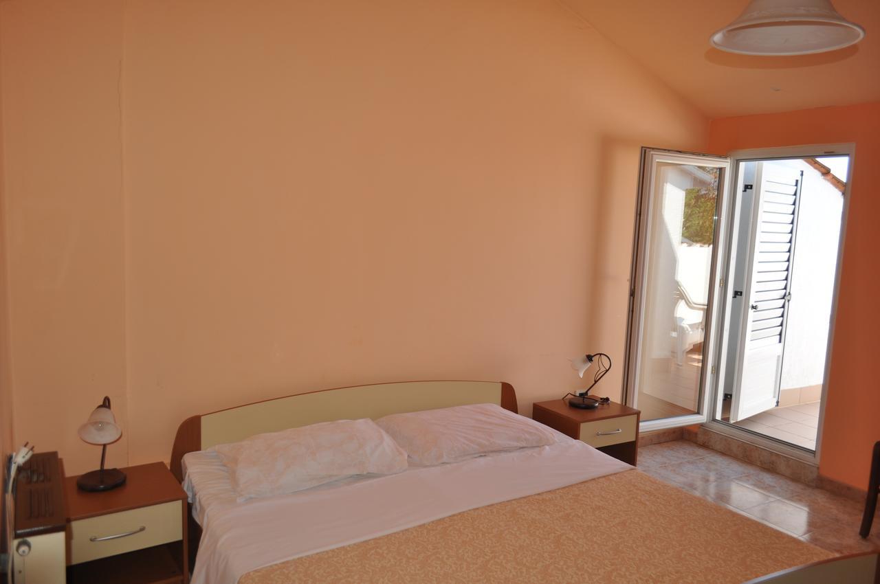 Tri Srca Apartments & Rooms Funtana Εξωτερικό φωτογραφία