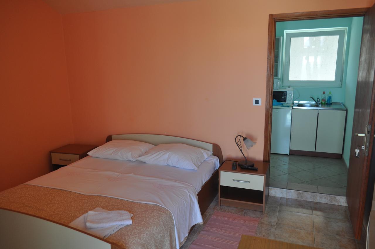 Tri Srca Apartments & Rooms Funtana Εξωτερικό φωτογραφία