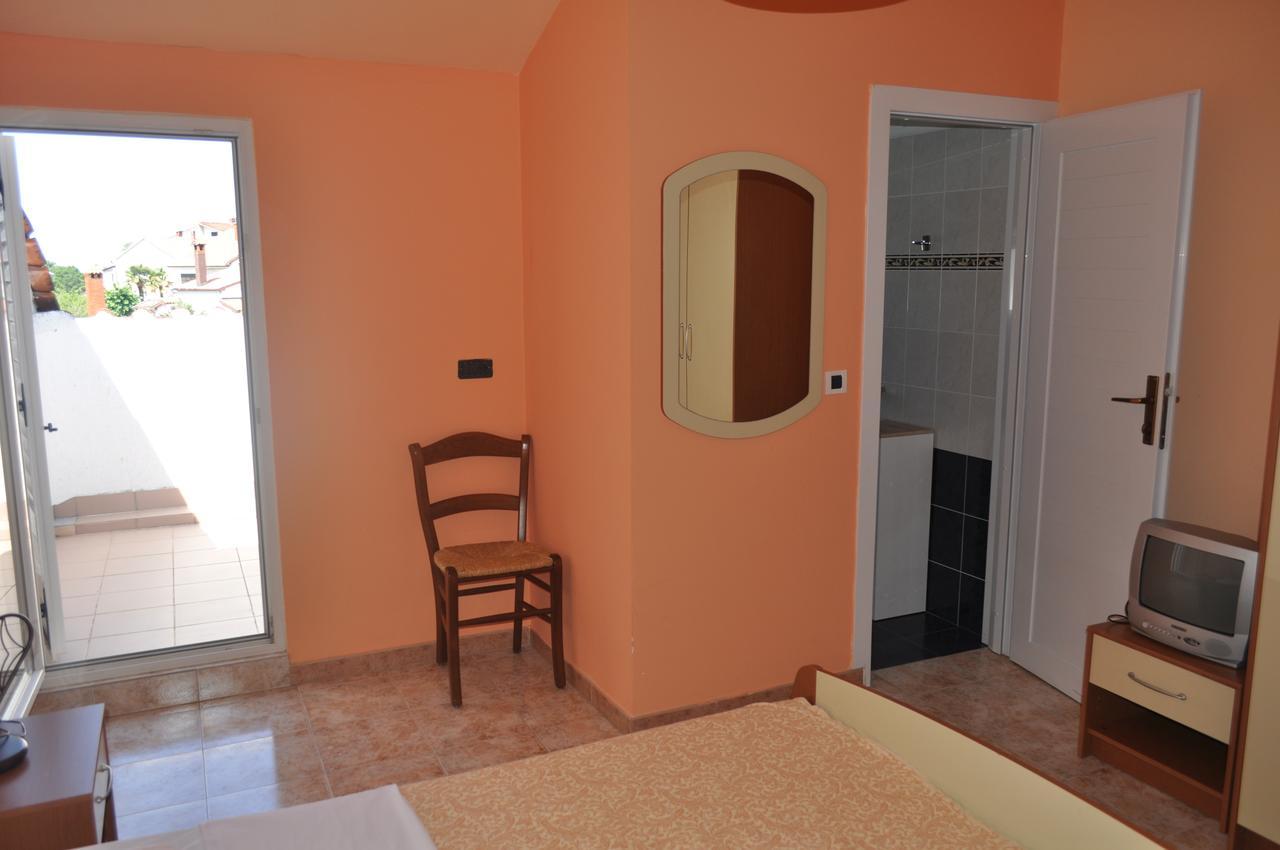 Tri Srca Apartments & Rooms Funtana Εξωτερικό φωτογραφία